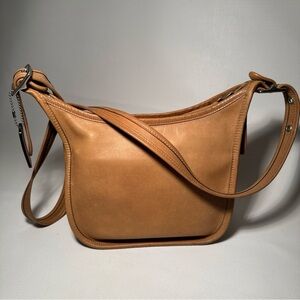 COACH Vintage Janice Ricardi-Desantos Legacy Crossbody Bag 9950 British Tan READ